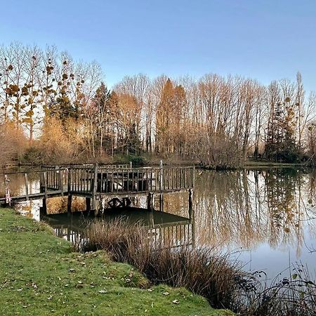 Maison Paisible Avec Lac Prive Secondigny Luaran gambar