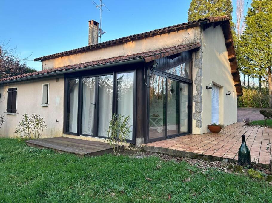 Maison Paisible Avec Lac Prive Secondigny Luaran gambar
