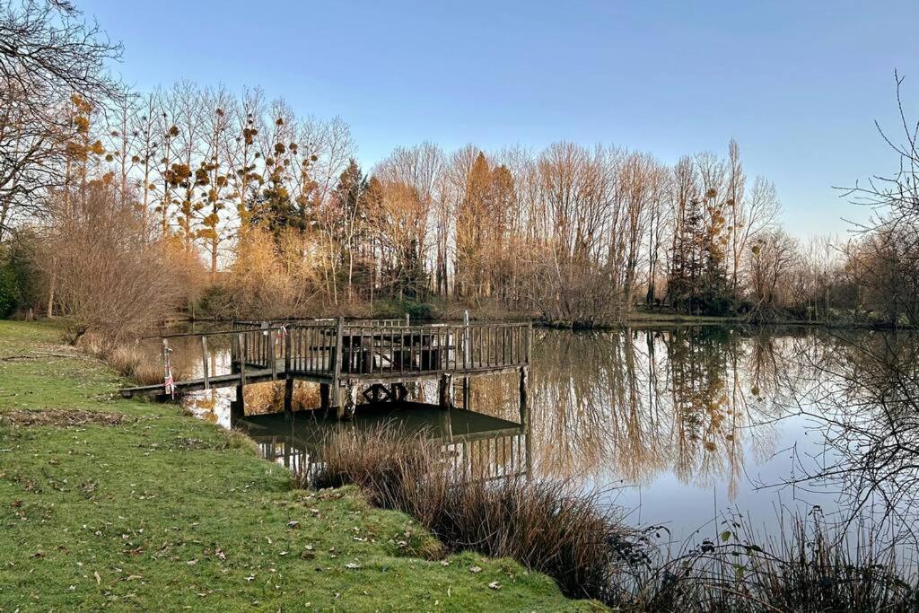 Maison Paisible Avec Lac Prive Secondigny Luaran gambar